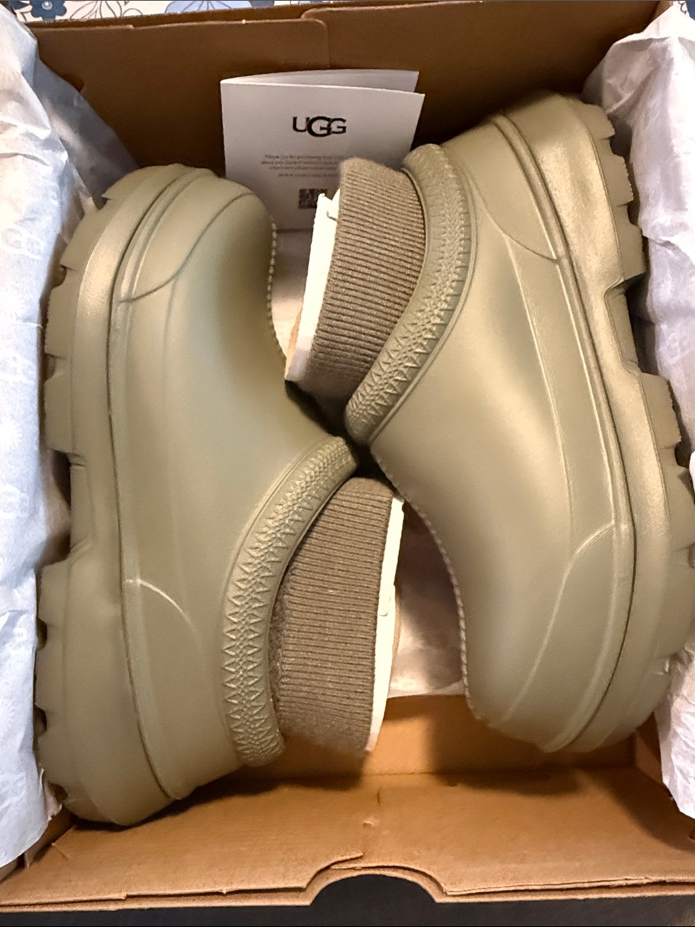 UGG Olive Green Slip-On Winter Clogs with Ribbed Ankle - Picture 5 of 7